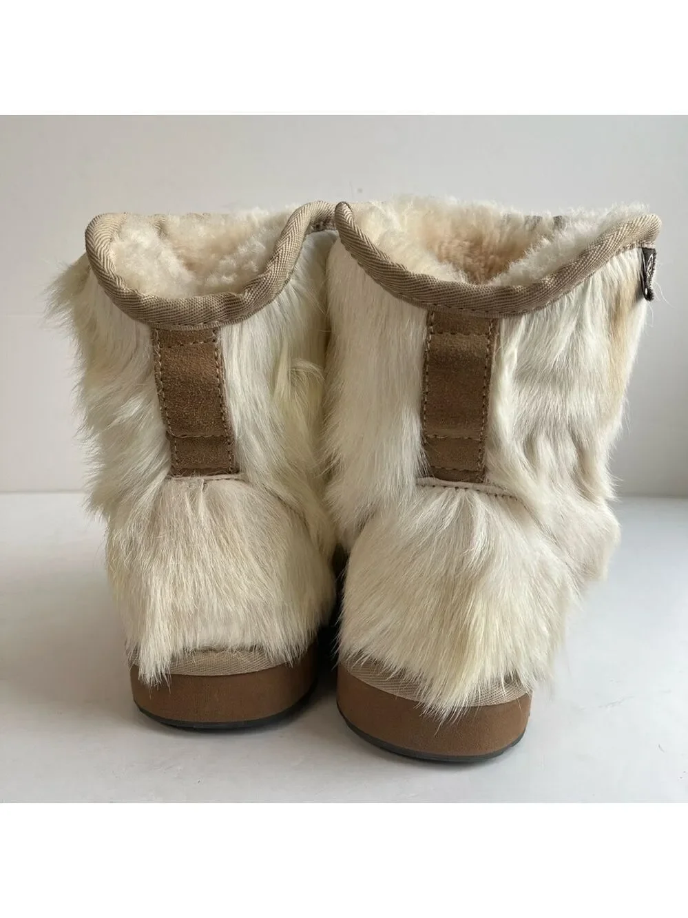 AU&MU Sheepskin Boots White Size 6